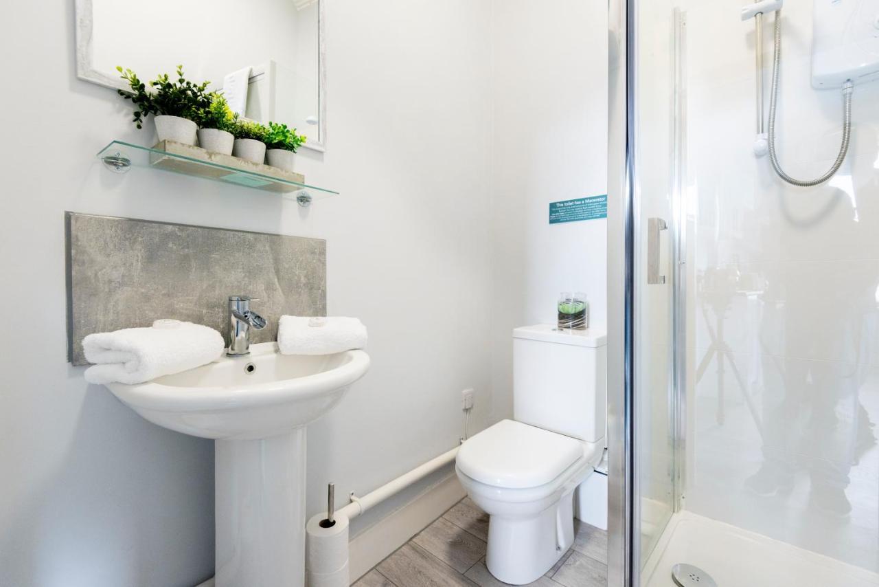 Wrexham Central Stay - Apartment Six Eksteriør bilde